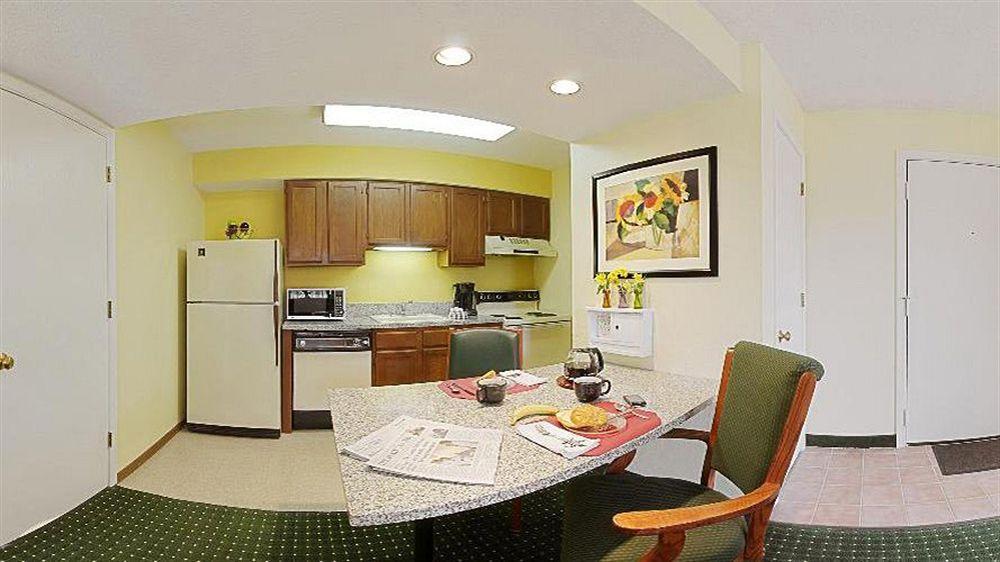 Sonesta Simply Suites Cleveland Airport Middleburg Heights Exteriér fotografie