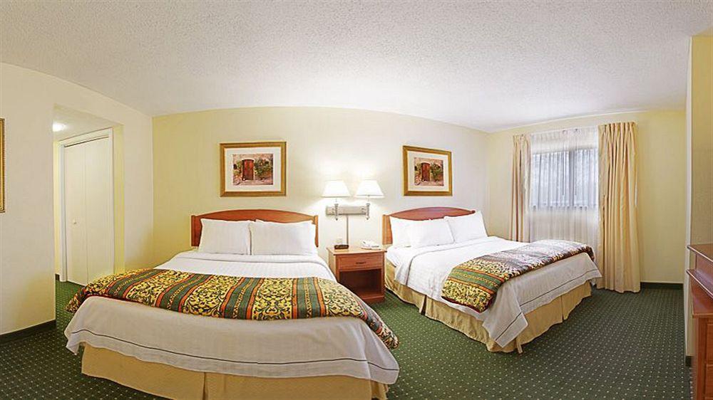 Sonesta Simply Suites Cleveland Airport Middleburg Heights Exteriér fotografie