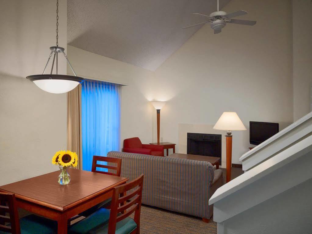 Sonesta Simply Suites Cleveland Airport Middleburg Heights Exteriér fotografie
